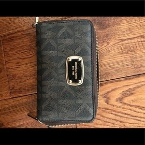 Authentic Michael Kora Wristlet Wallet
